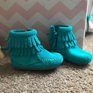 Infant Minnetonka fringe boots